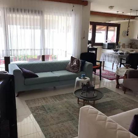 Vila Esenyali 1
